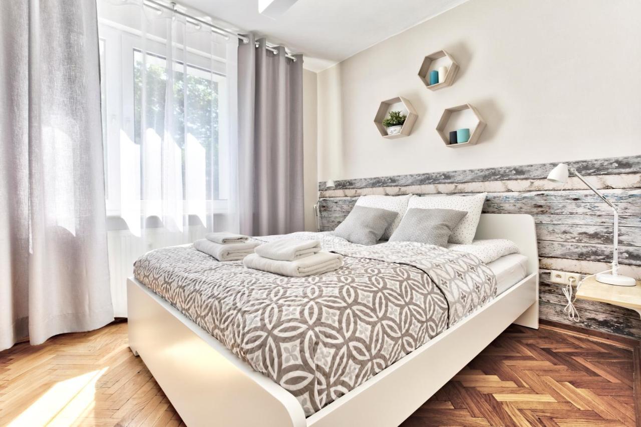 Tyzenhauz Apartments Lobzowska Street Краков Экстерьер фото